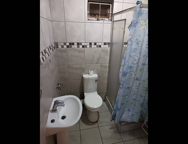 2 BEDROOM APARTMENT FOR SALE IN GQEBERHA CENTRAL